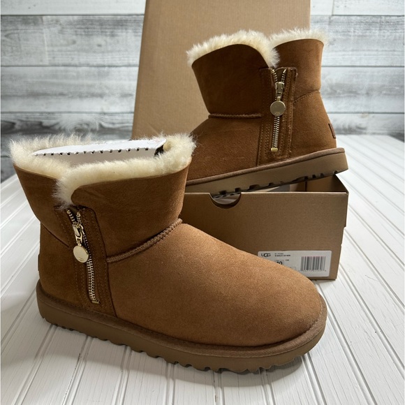 UGG Shoes - Like new Bailey Zip Mini
